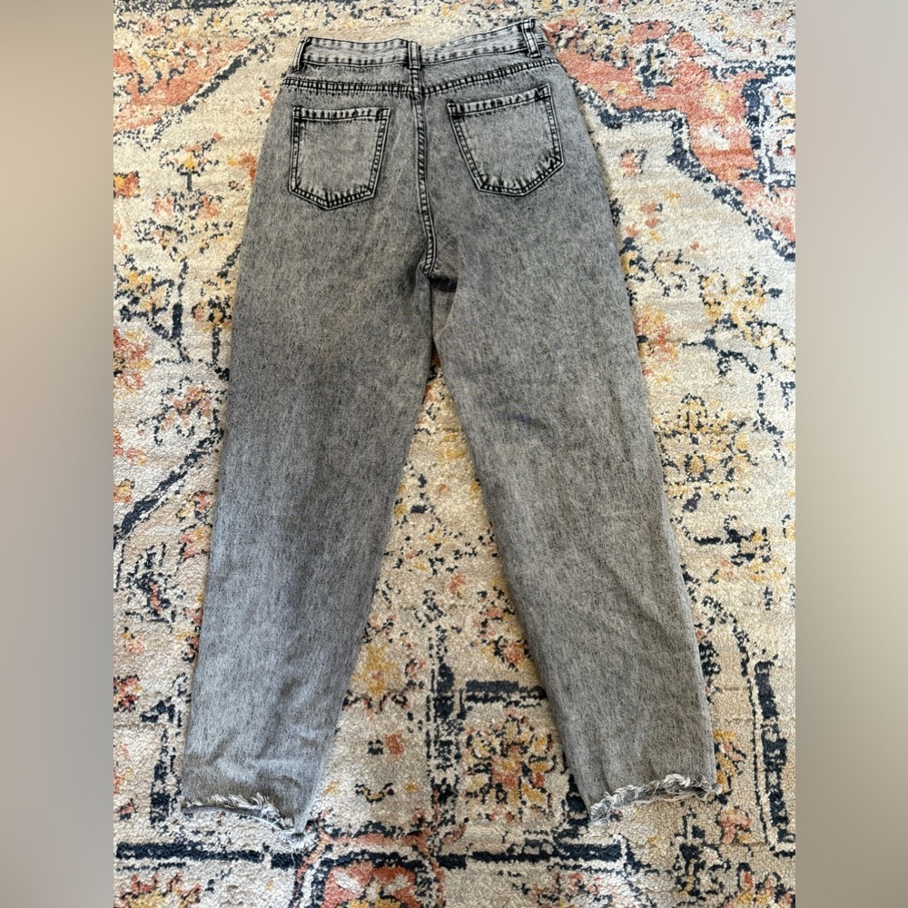 Mom jeans! - Picture 3 of 4